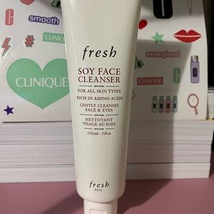 Fresh soy face cleanser 5 oz